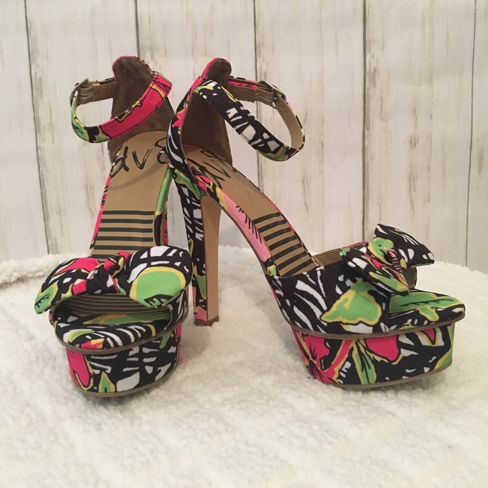 dv8 dolce vita floral pumps -sz 6